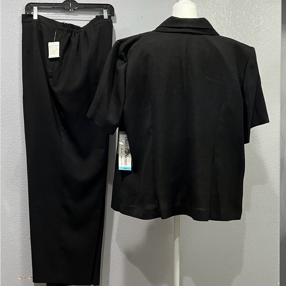 Danny & Nicole 2 Piece Black Pantsuit Size 20W - Picture 2 of 10